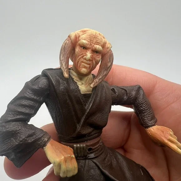 Star Wars Saesee Tiin Jedi Master 2002 AOTC Hasbro Action Figure No Weapons - Picture 4 of 7